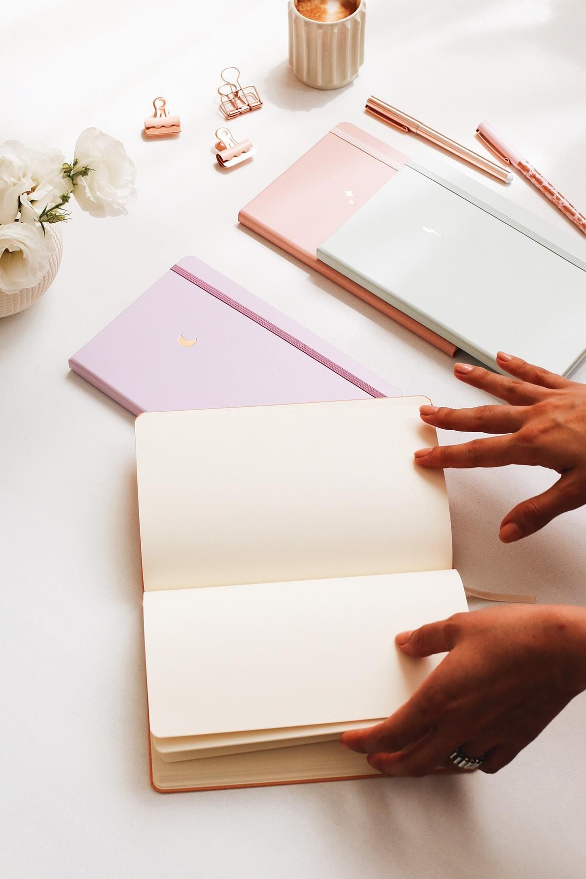 Matt Notebook-Set of 4 Undated Notebooks, Elastic, 2 Unlined, 1 Lined, 1 Dotted 6