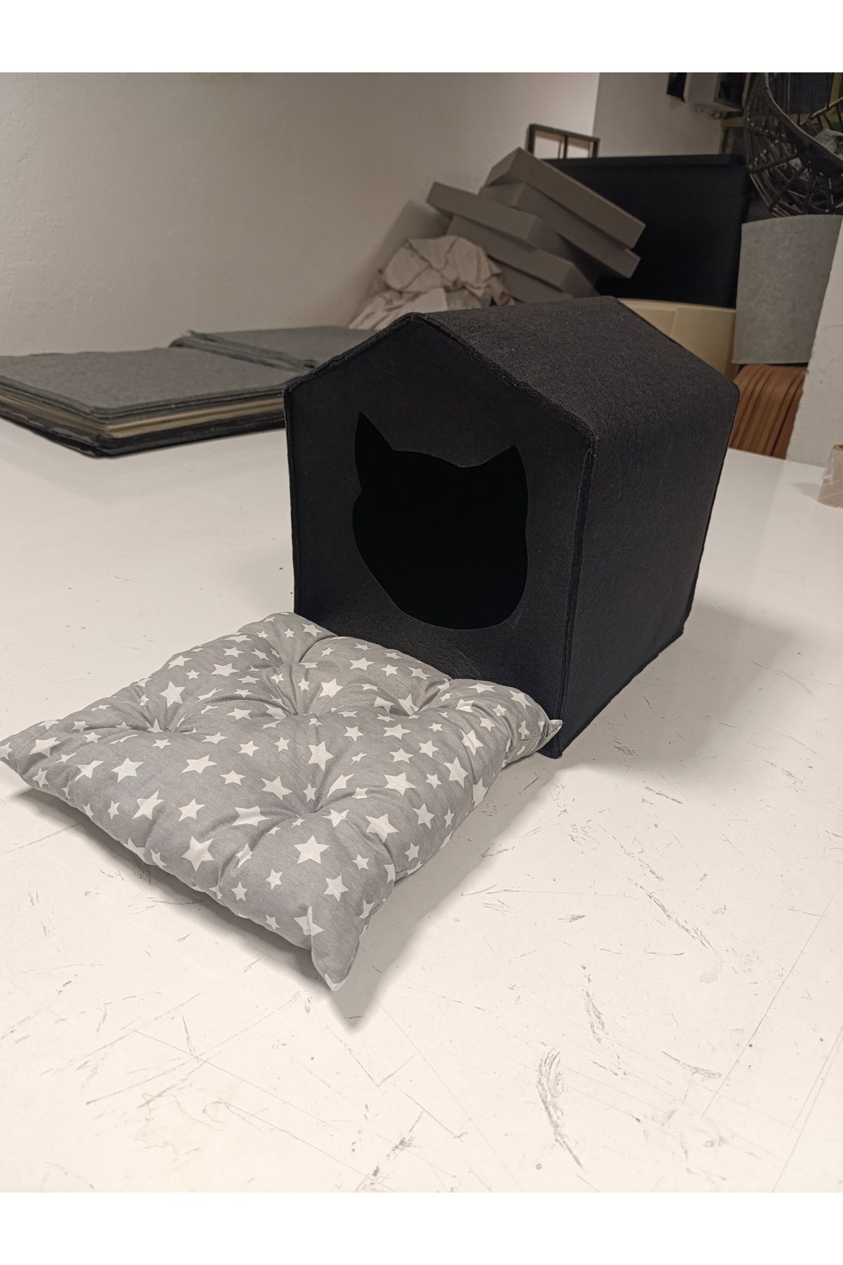 minderli keçe kedi evi