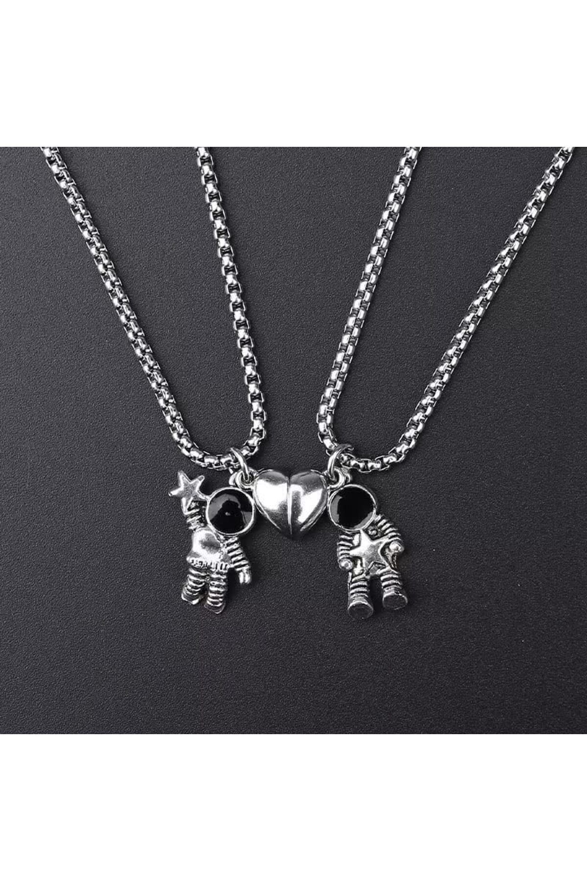 Shopiolog-Space Astronaut - Couple Lover Best Friends Necklace, 2-Piece Joining Heart Lover Friendship 4