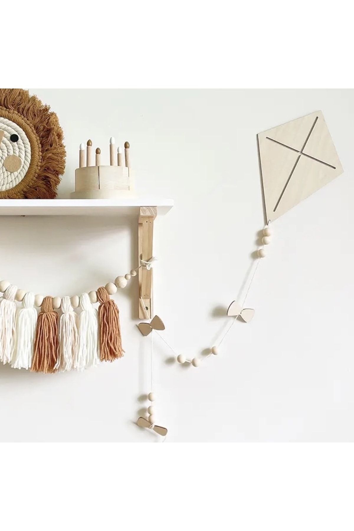 Children 'S room wooden room accessory with kite