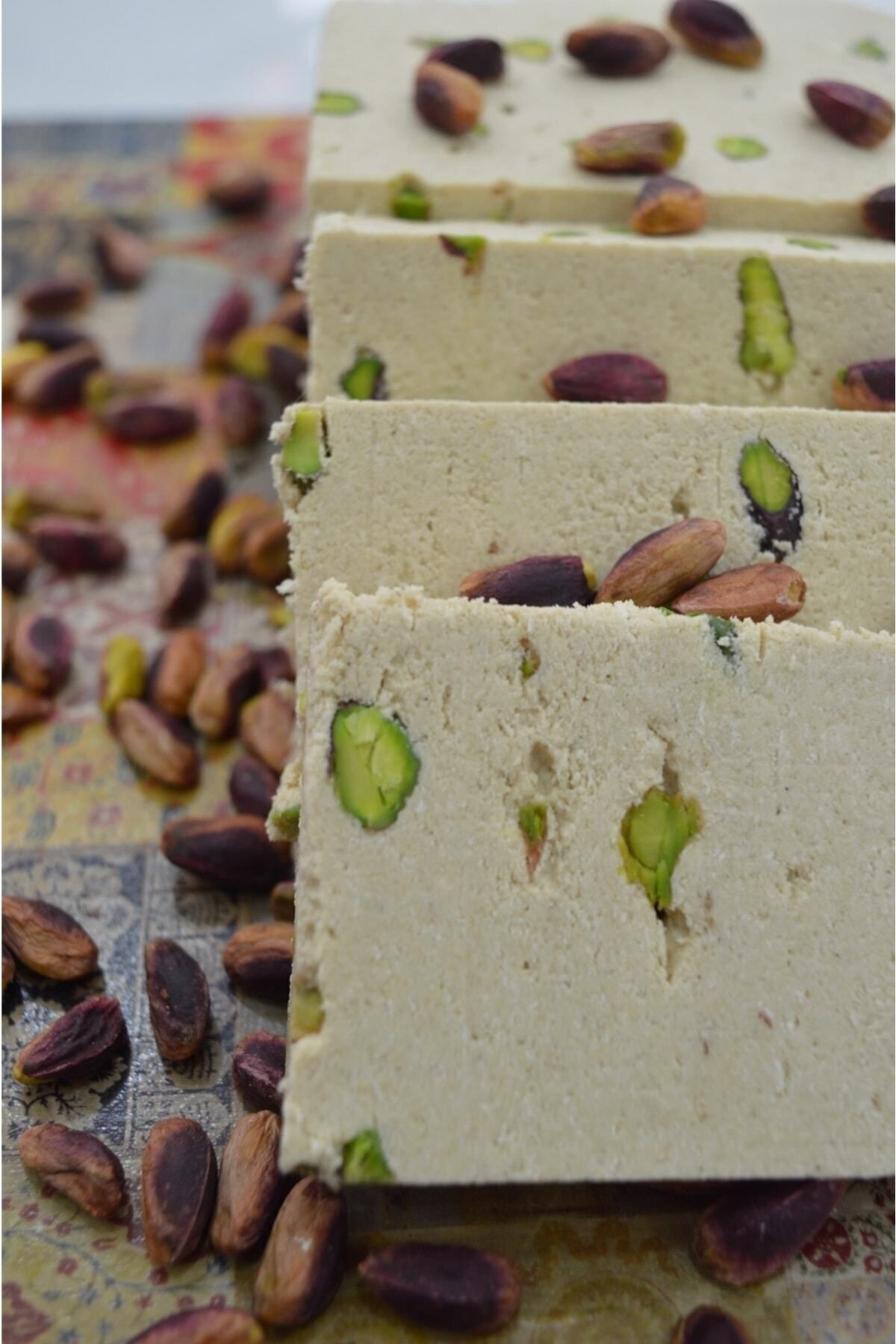 Sevinç-1 kg Famous Tahini Halva with Pistachios 3