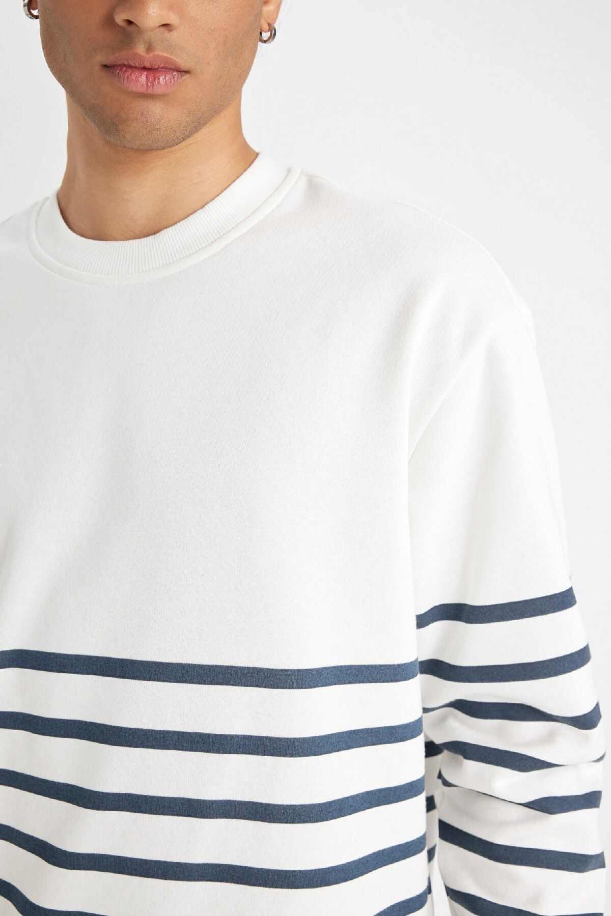 سویشرت مردانه دفاکتو | D2397AX24AU Defacto - Image 5