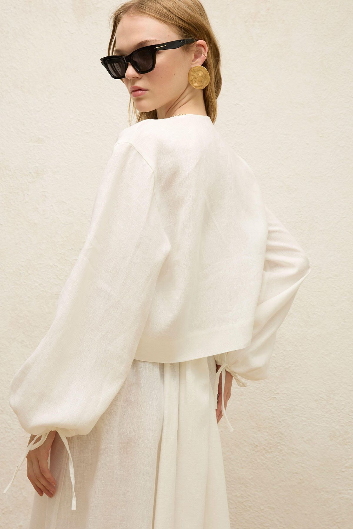 Manuka-Ecru Blouse - Linen, Lace-up Detail 3