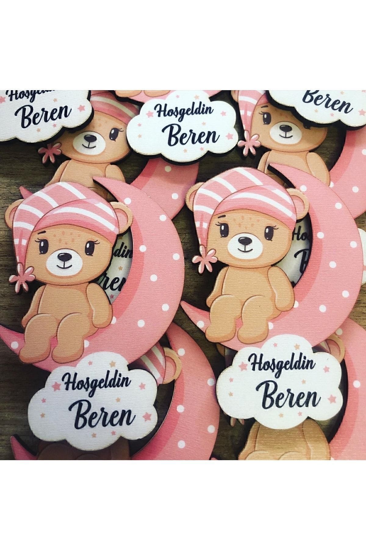 Ay Üstünde Oturan Kız Ayıcık Ahşap Baskı Magnet 20 Adet