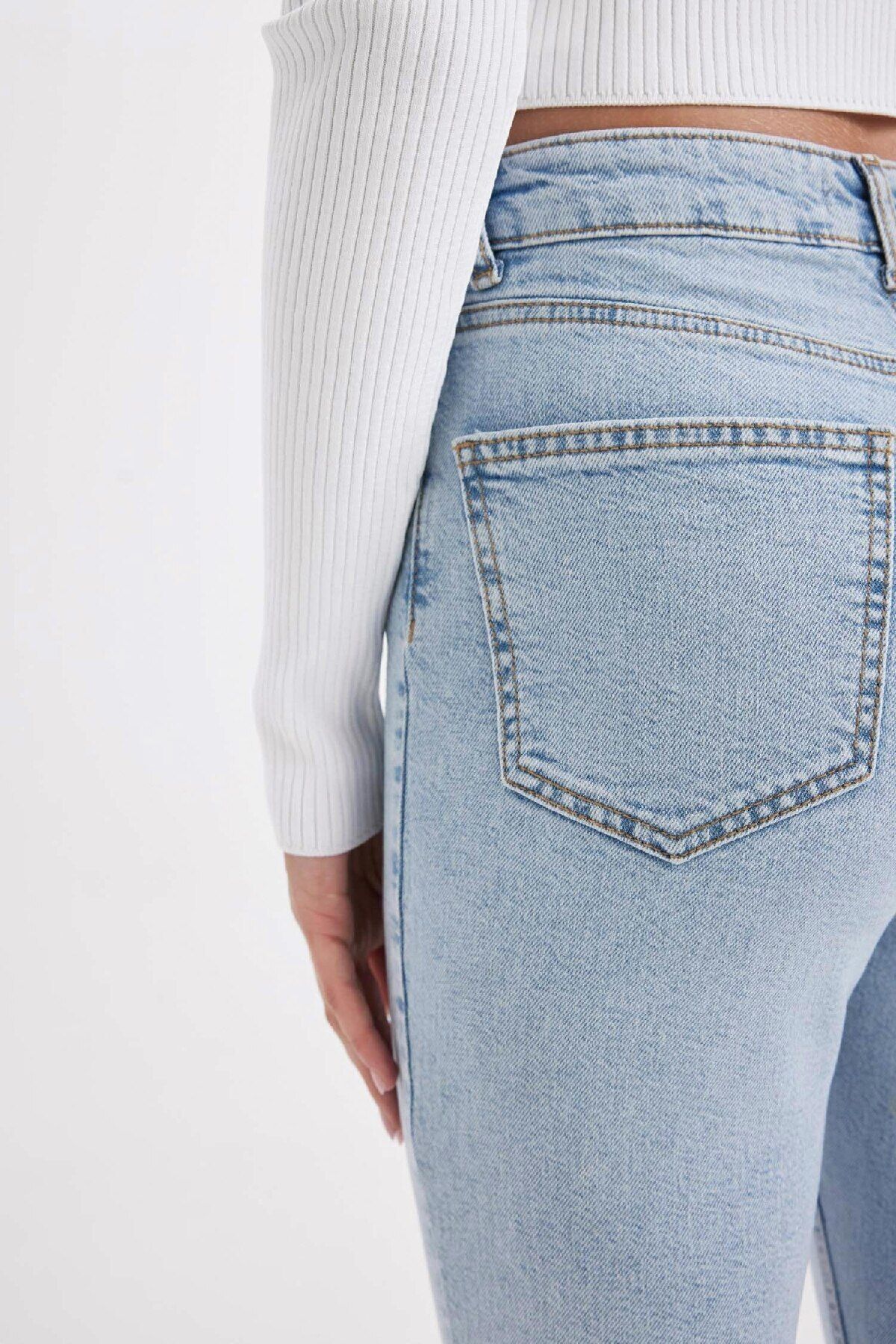 Mary Vintage Straight Fit Yüksek Bel Paça Ucu Kesik Bilek Boy Jean Yıkamalı Pantolon C7365ax24au