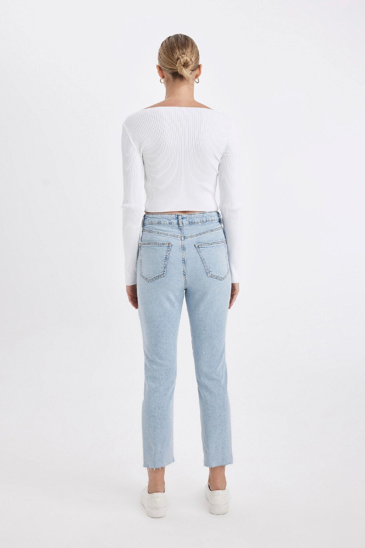 Mary Vintage Straight Fit Yüksek Bel Paça Ucu Kesik Bilek Boy Jean Yıkamalı Pantolon C7365ax24au