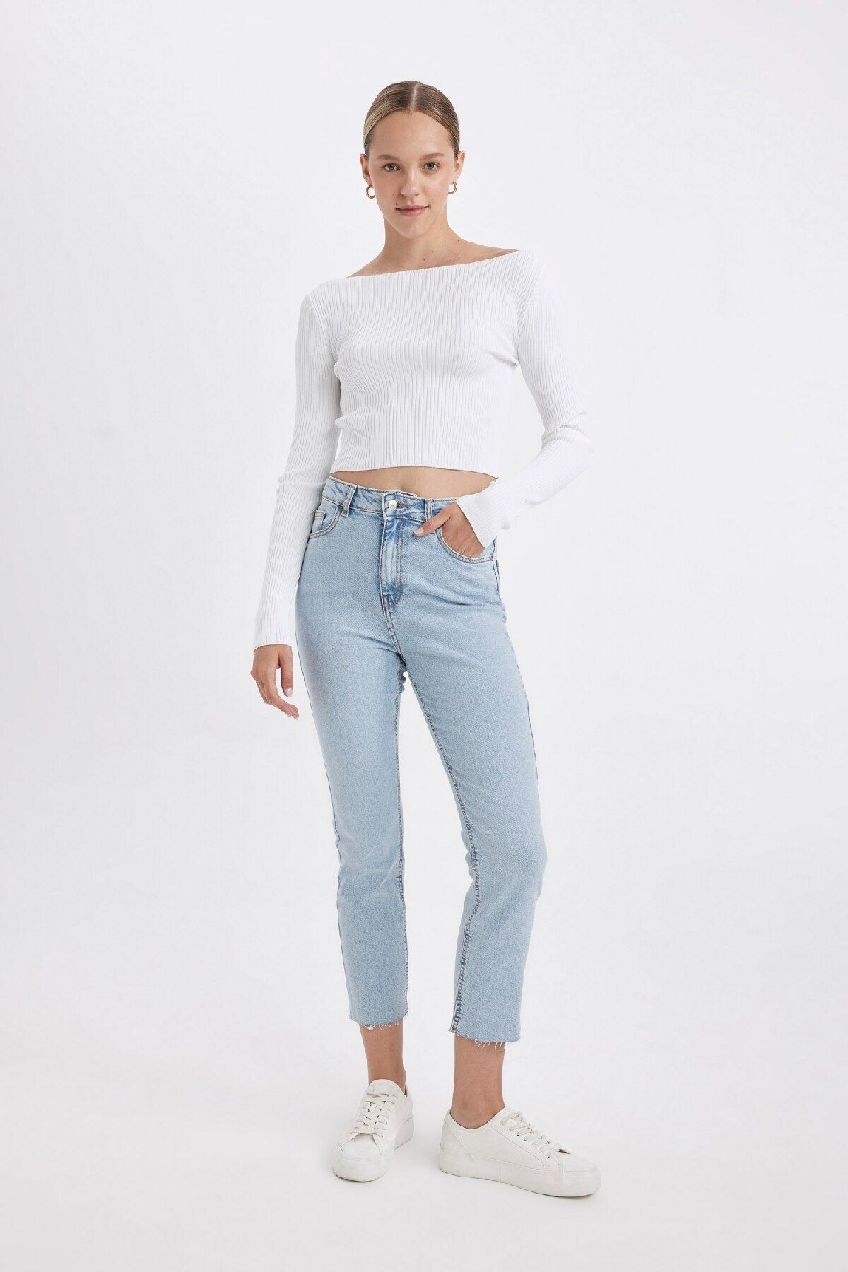 Mary Vintage Straight Fit Yüksek Bel Paça Ucu Kesik Bilek Boy Jean Yıkamalı Pantolon C7365ax24au