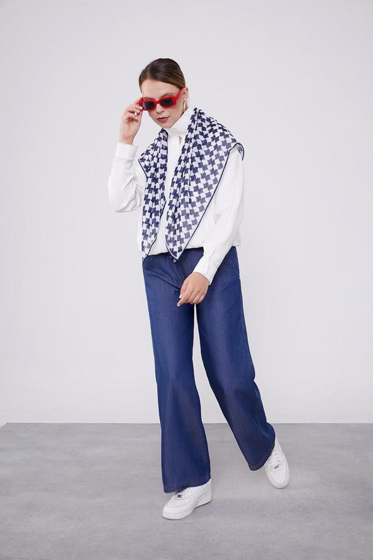 complete the look image