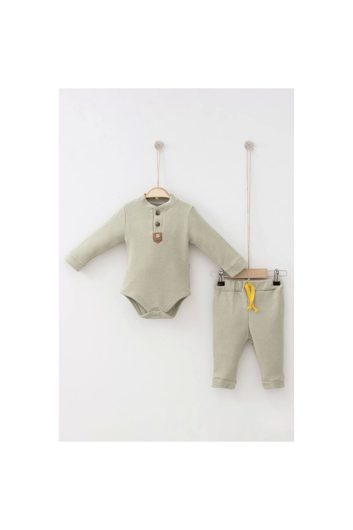 New Waffle Snap Buttoned 2-Piece Seasonal Set