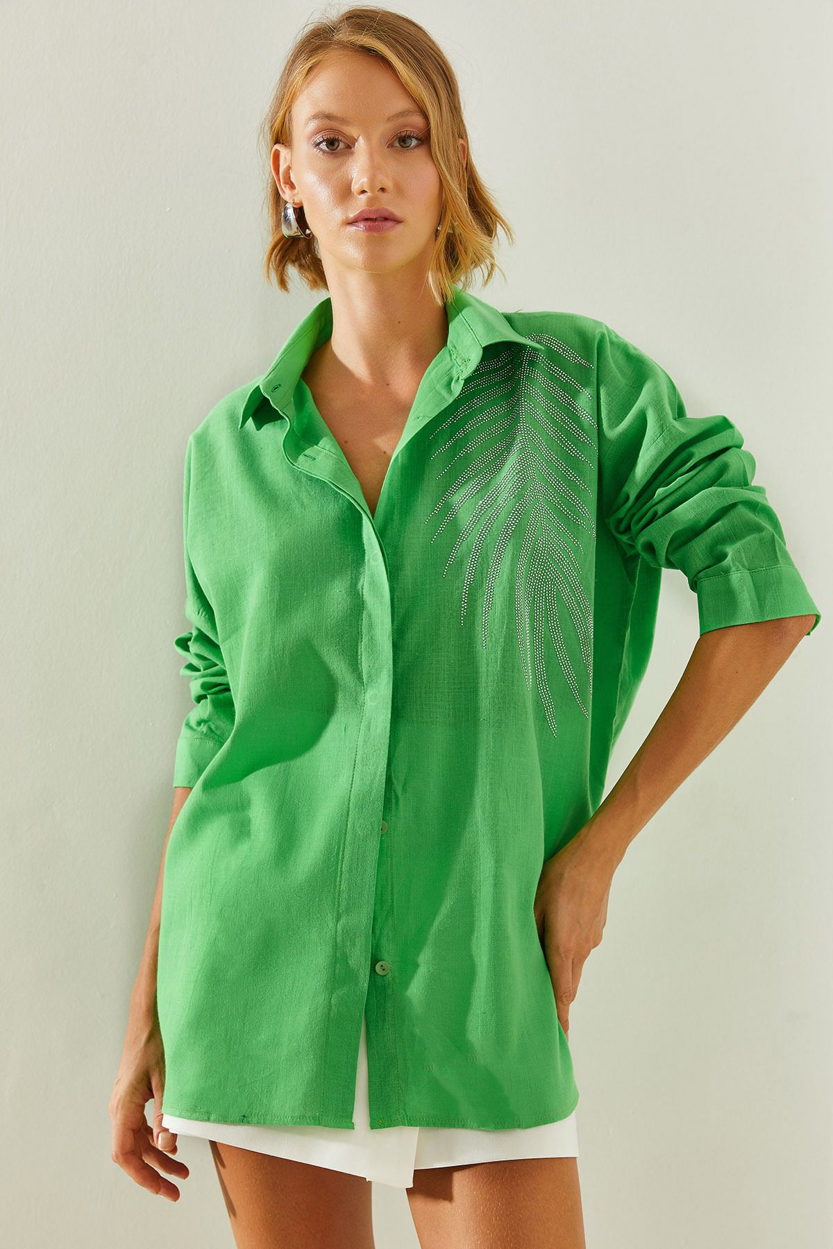 Bianco Lucci Koszula Damska Oversize - Stone Detailed, Model 5906 Kobieta - L