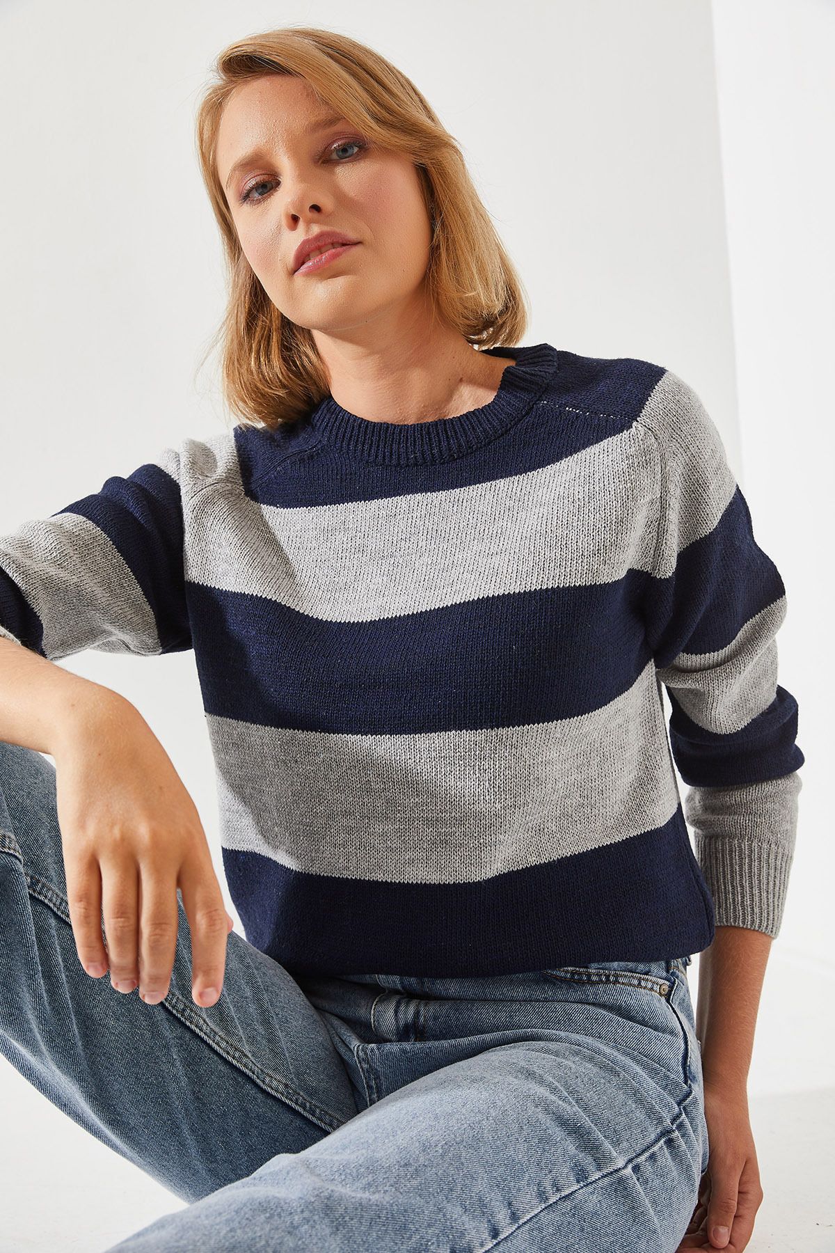 Bianco Lucci-Sweter damski w paski - Reglan, model 20246190 2