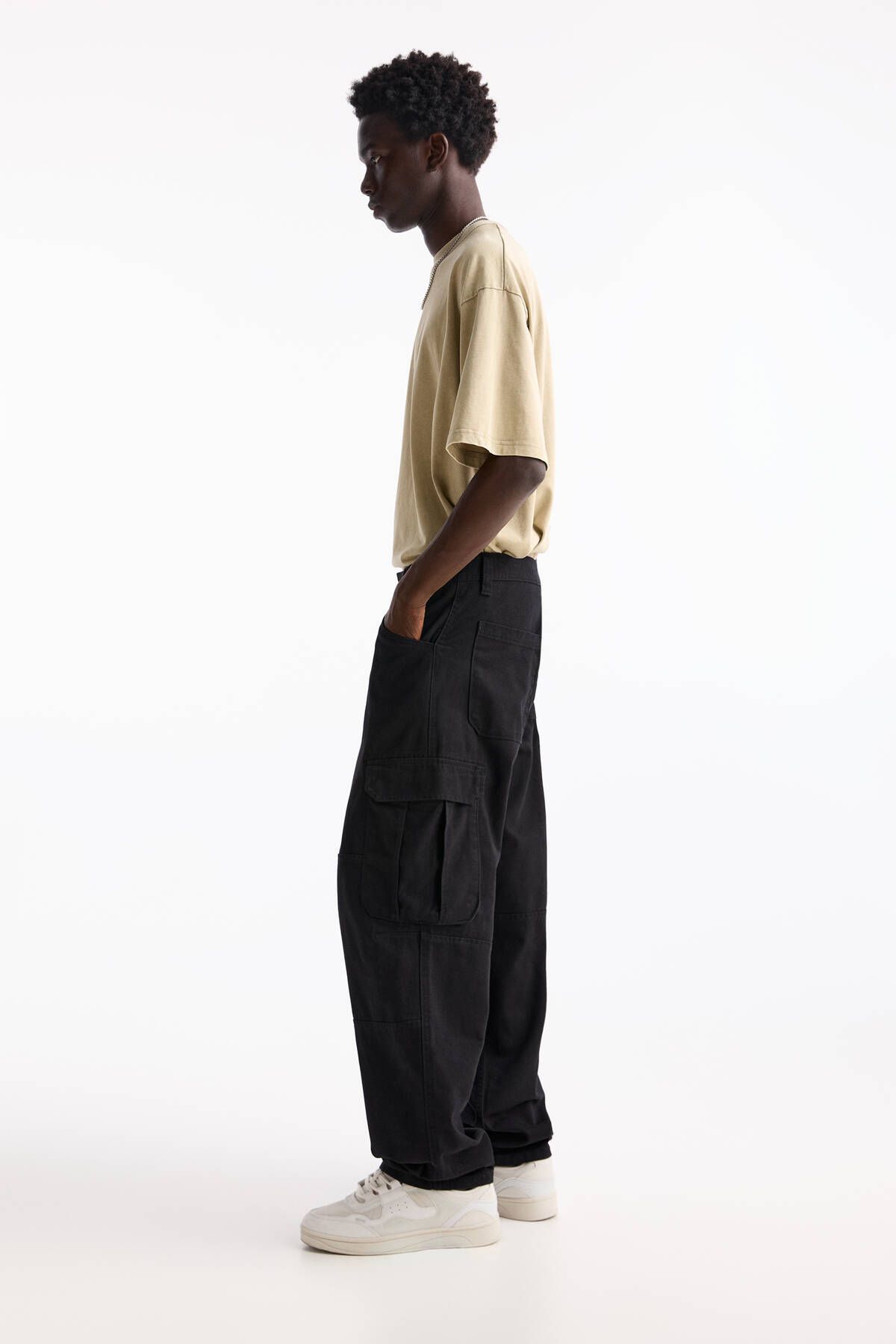 شلوار مشکی مردانه حمل بار درز اورجینال Pull Bear Pull & Bear