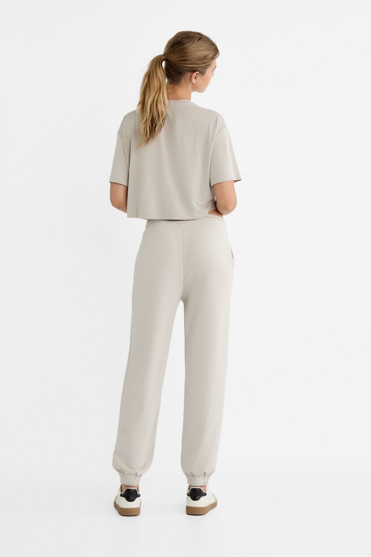 Stradivarius-Soft Texture Jogger Pants 3