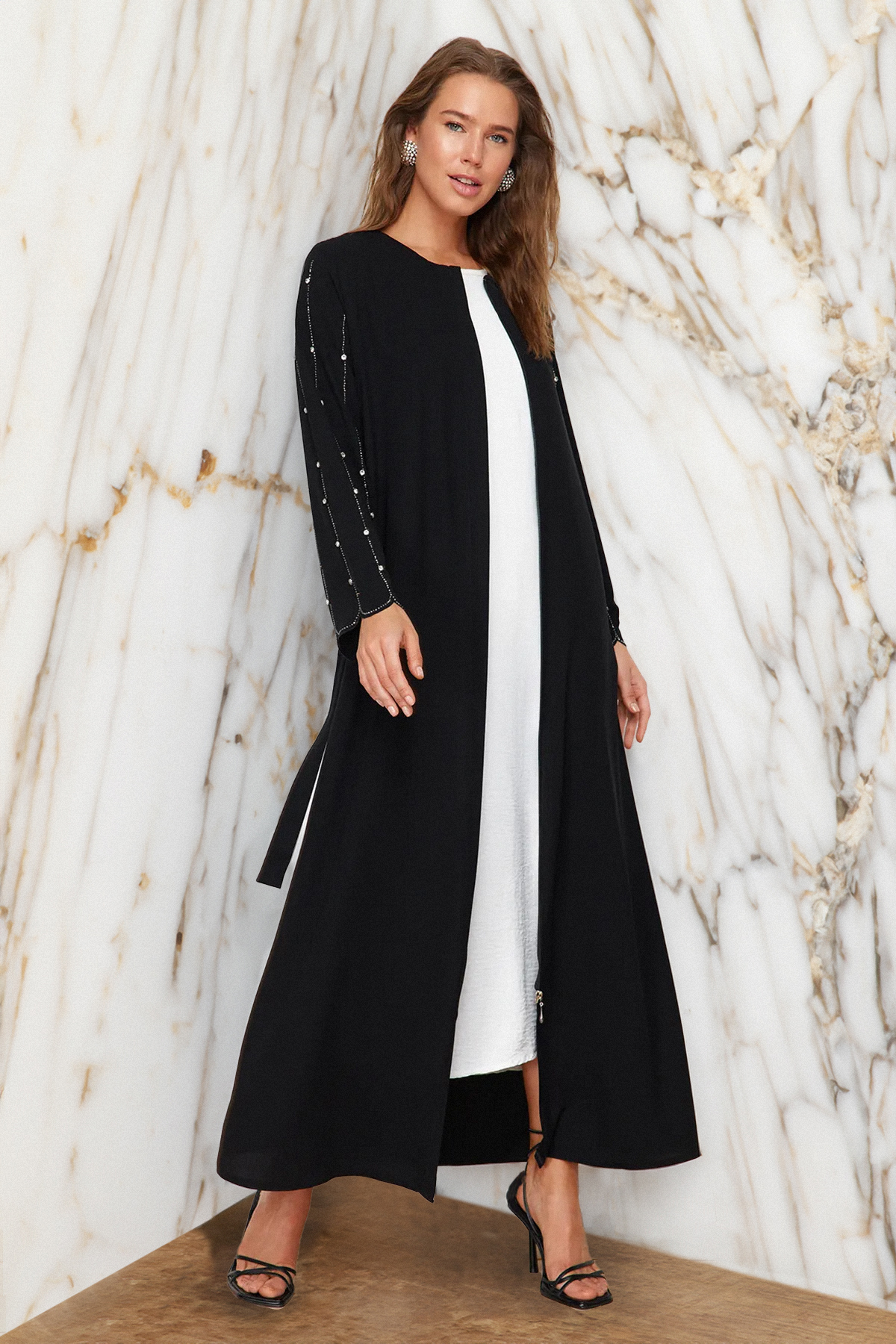 Trendyol Modest Tkana czapka i abaja z czarnego kamienia TCTSS24KF00019