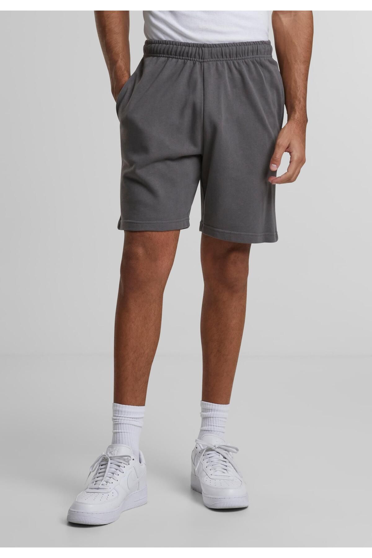 complete the look image