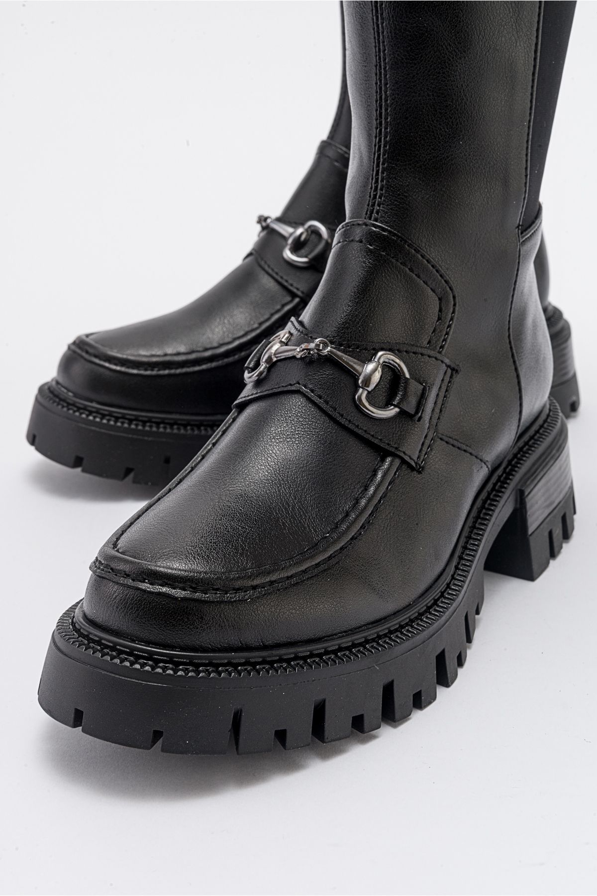 LuviShoes-Detailní propracované dámské boty CHAPEL s černou koženou přezkou 4