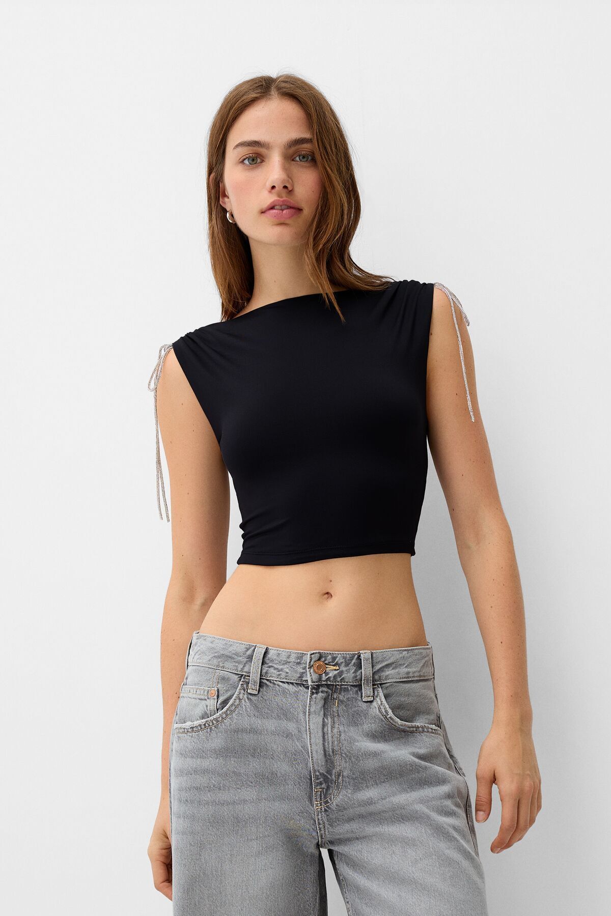 Bershka S rt dekolteli parlak ta l kolsuz t shirt Fiyat Yorumlar Trendyol