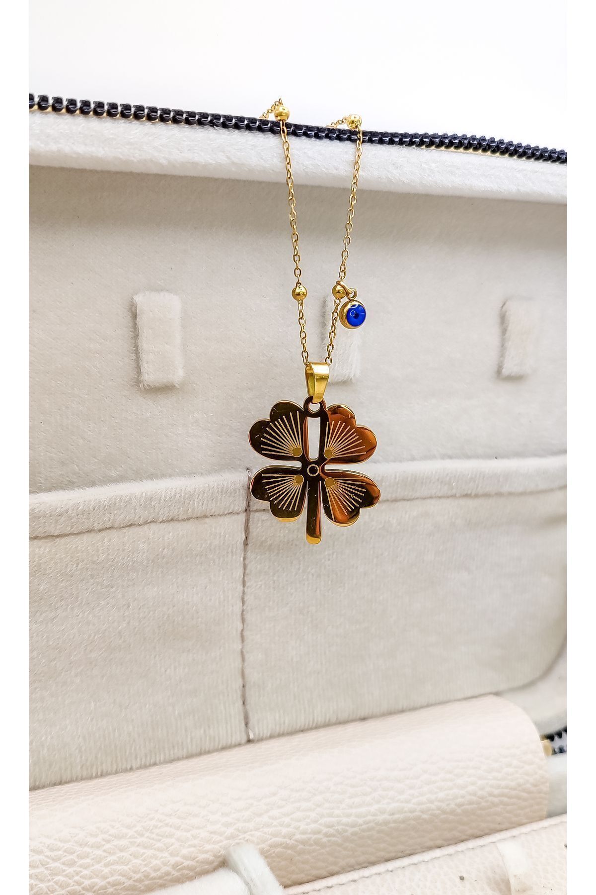 4 Yapraklı Yonca Dorikalı Nazar Boncuklu 14 Ayar Altın Kaplama Çelik Zincir 