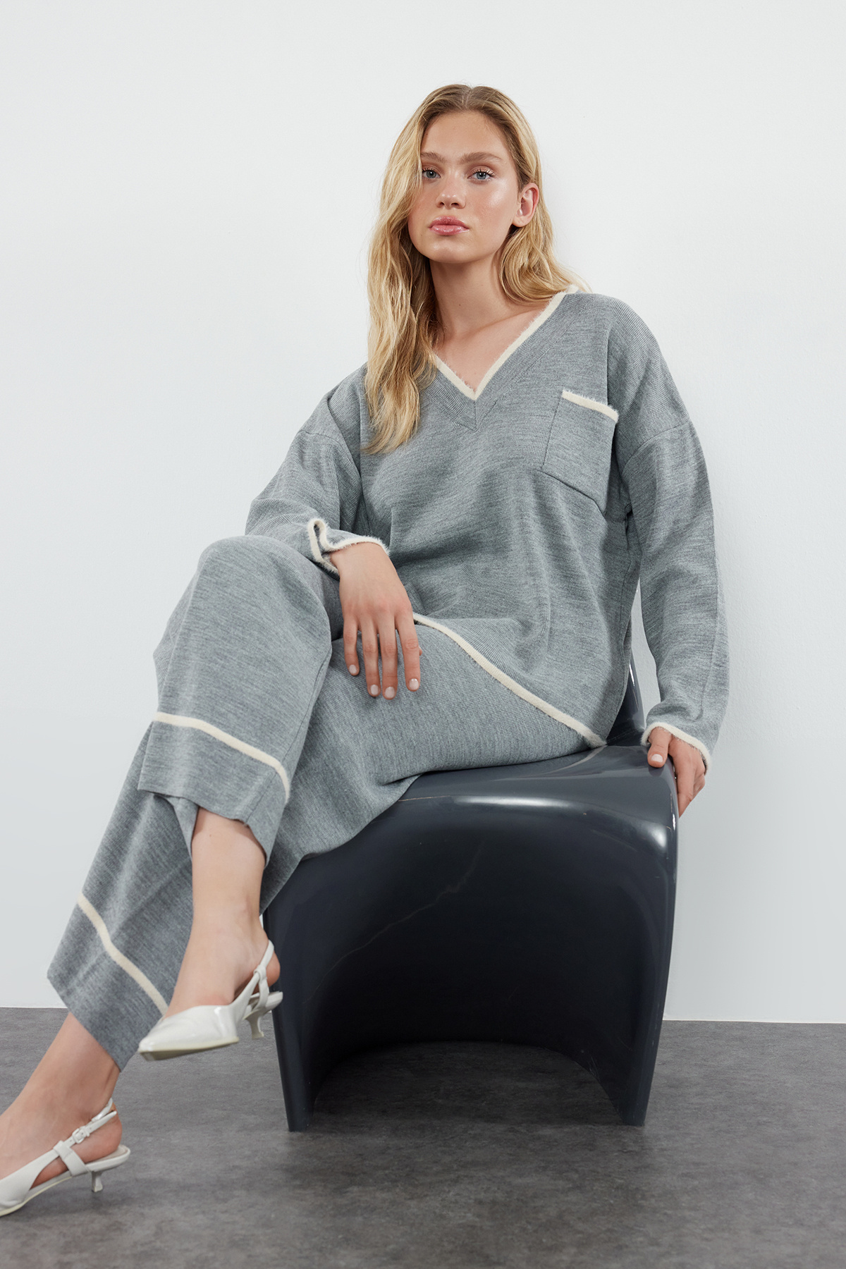 Trendyol Collection Antracytowy szeroki wzór włochata dzianina dół-góra zesta...