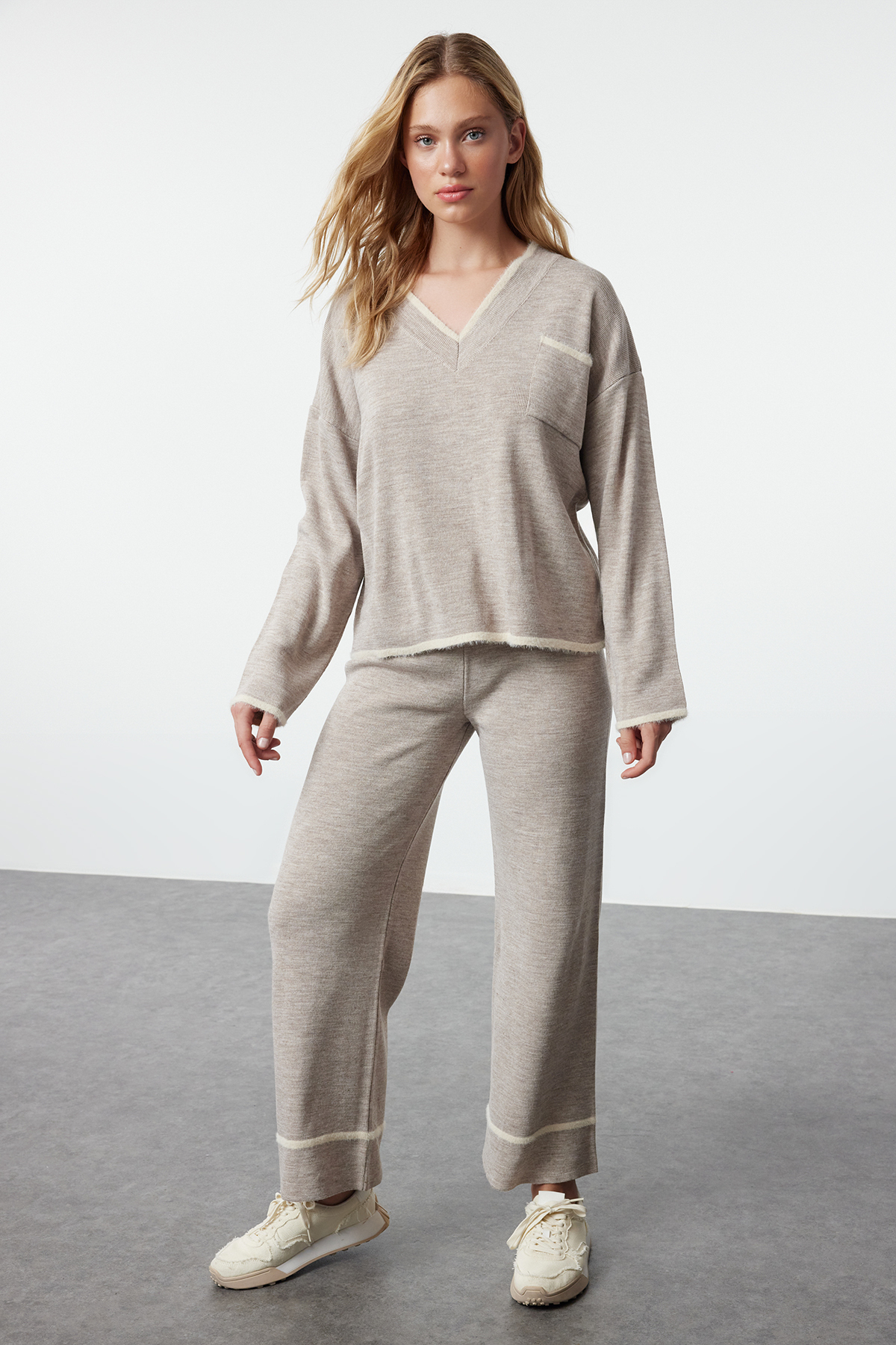 Trendyol Collection Mink Wide Fit Feather Yarn Knitwear Bottom-Top Set Twoaw24Au00099