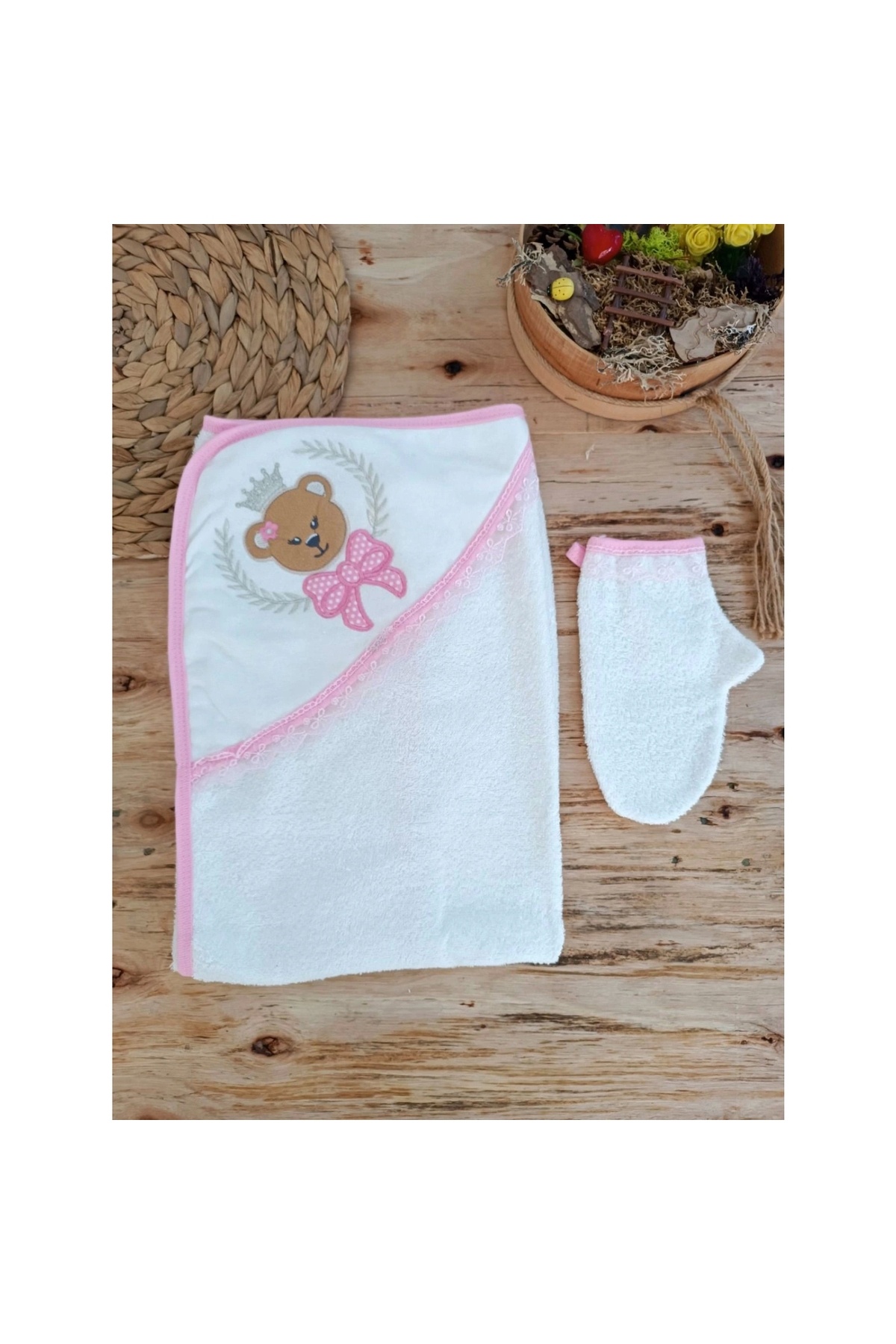 0-1 Year Old Bear Embroidered Hand-Bagged 2-Piece Baby Girl Towel Set