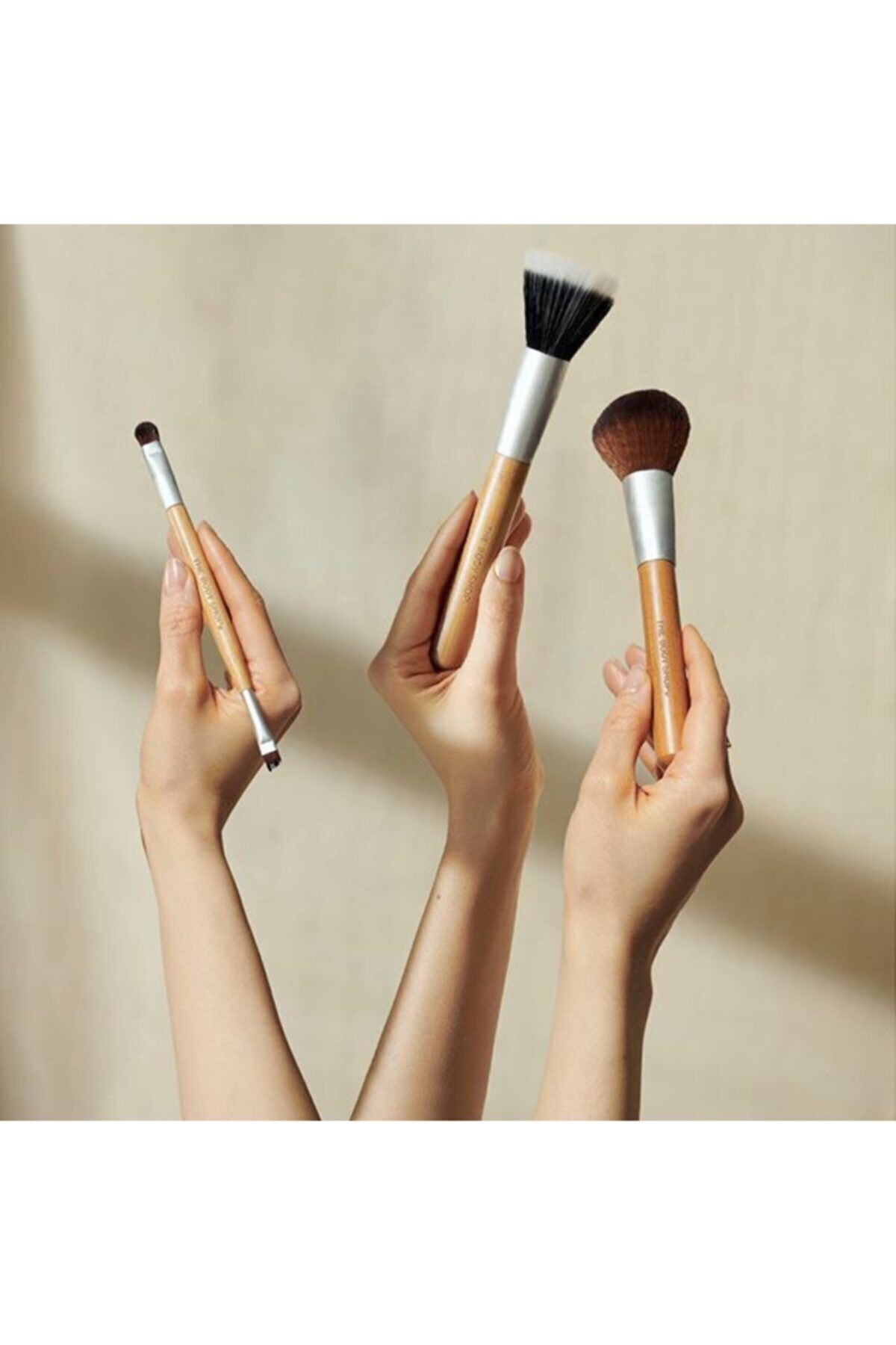 THE BODY SHOP-Double Ended Bamboo Eyeshadow Brush 3