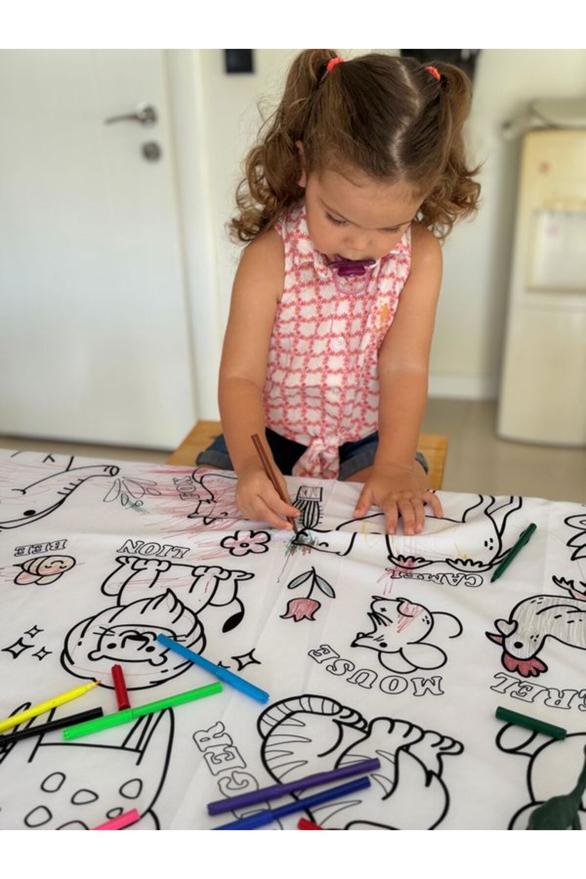 Aşkın Parti Evi Eğitici Boyama Örtüsü Makinada Yıkanabilir Su Geçirmez 100x149cm fotoğrafı 5 (önizleme)