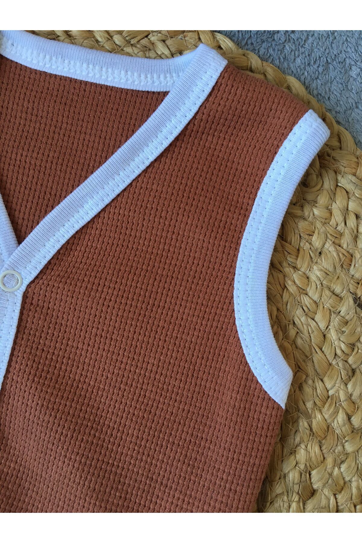 caliskanonline Örgülü Çıtçıtlı Mevsimlik Bebek Yelek 3-6-9 Ay fotoğrafı 2 (önizleme)