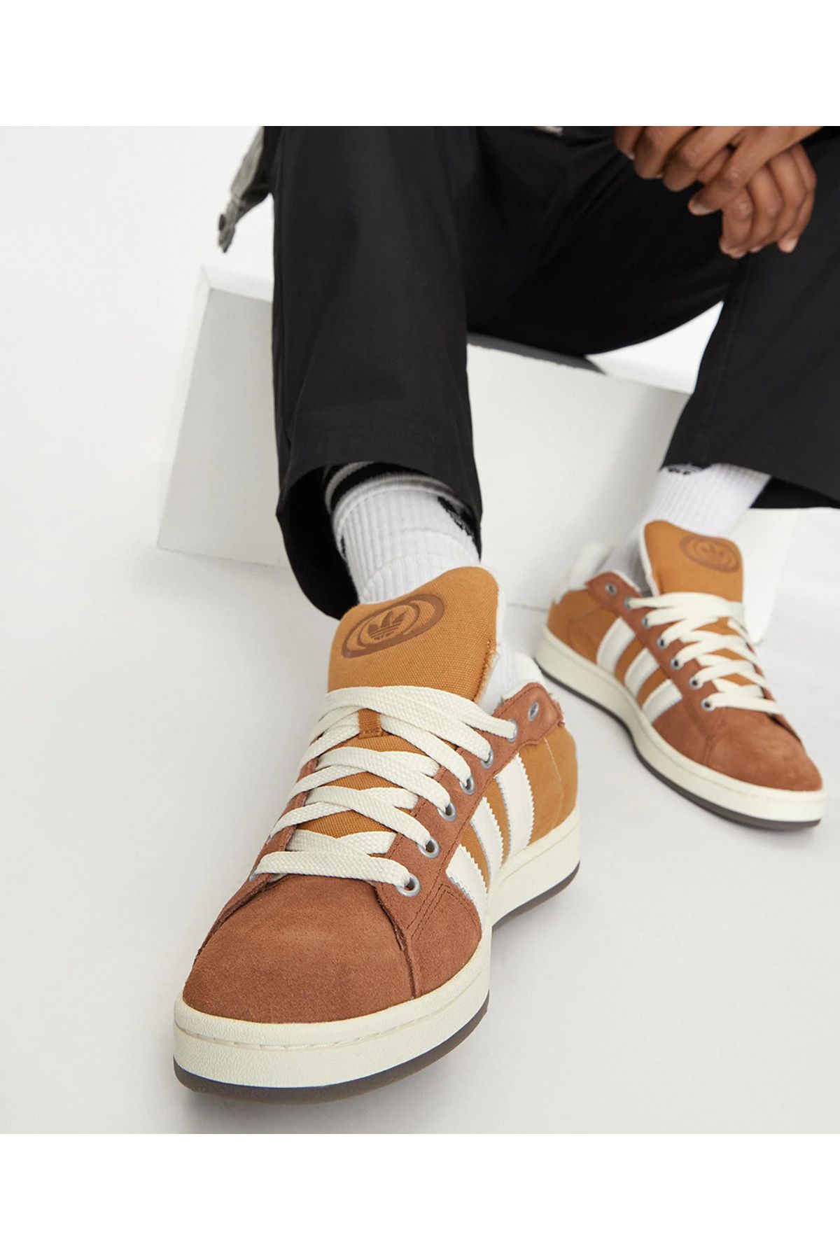 کفش کتانی کژوال یونیسکس پردیس 00S قهوه ای adidas