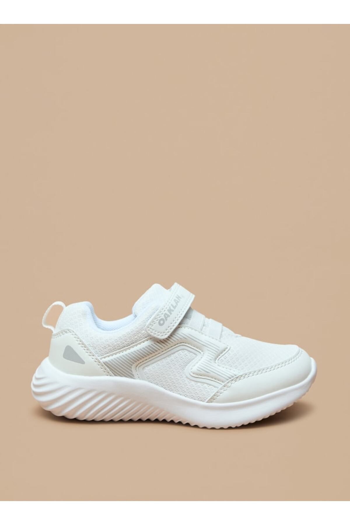 Oaklan by Shoexpress-Textured Sneakers with Hook and Loop Closure 3