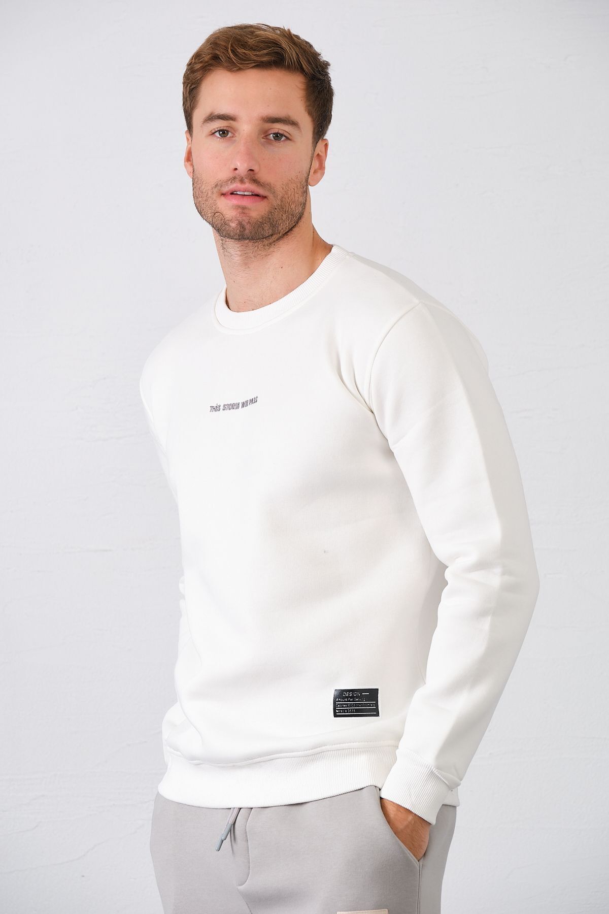 aziso  Erkek Nakışlı Slim Fit Bisiklet Yaka Beyaz Sweatshirt 3 Iplilk Şardonlu Kumaş - Görsel 5
