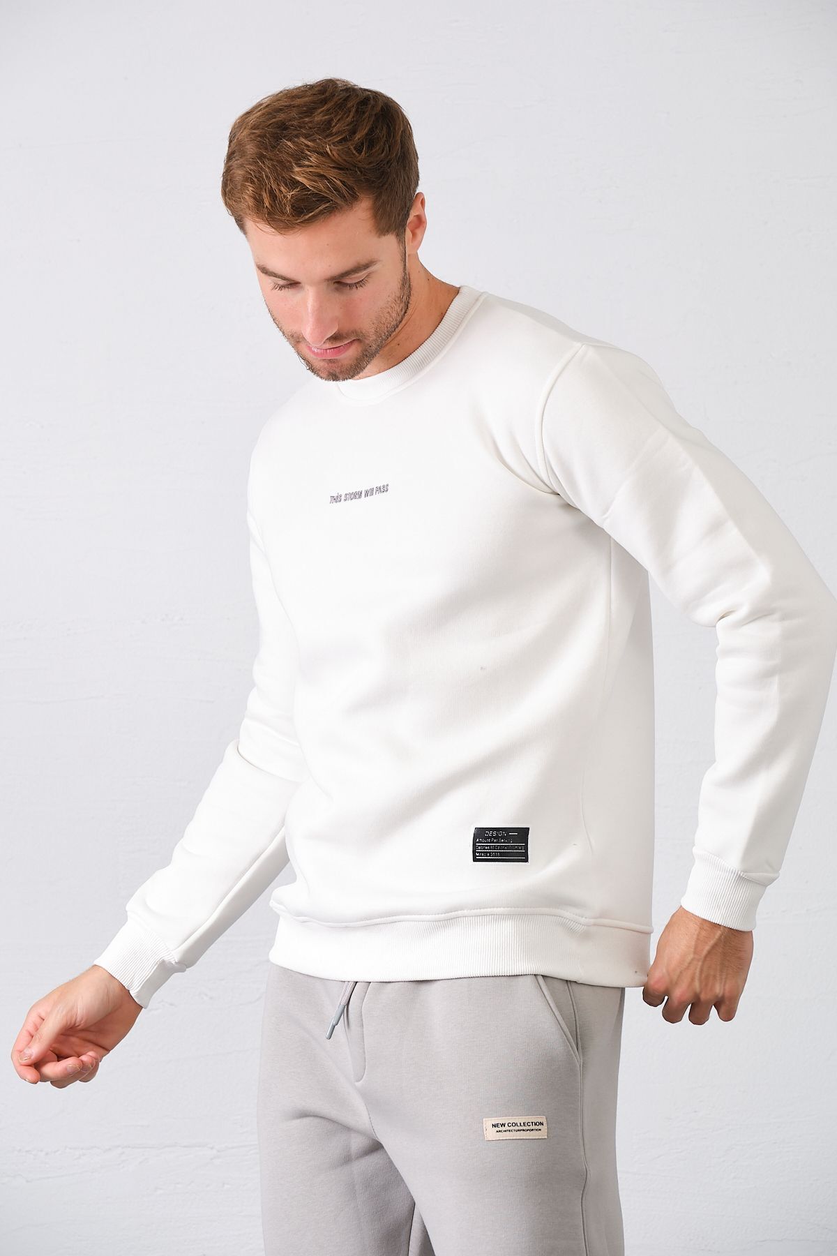 aziso  Erkek Nakışlı Slim Fit Bisiklet Yaka Beyaz Sweatshirt 3 Iplilk Şardonlu Kumaş - Görsel 4