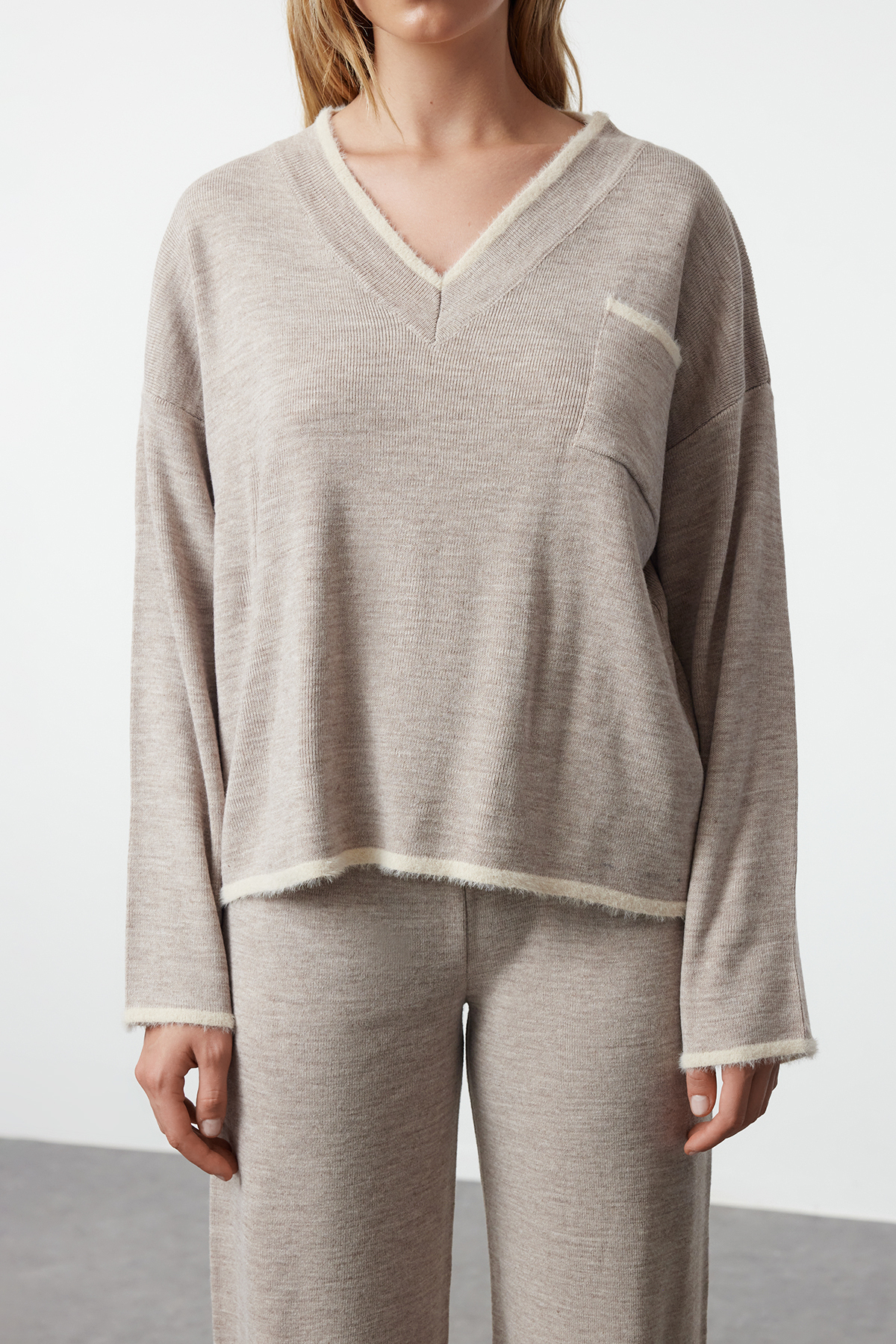 Trendyol Collection Mink Wide Fit Feather Yarn Knitwear Bottom-Top Set Twoaw24Au00099