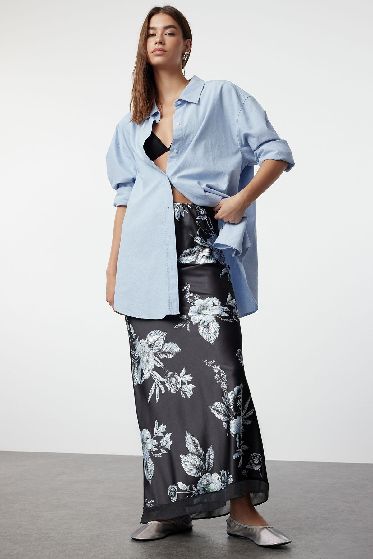 Trendyolmilla  Siyah Saten Desenli Etek Ucu Çift Kat Tül Detaylı Maxi Boy Dokuma Etek TWOSS24ET00237