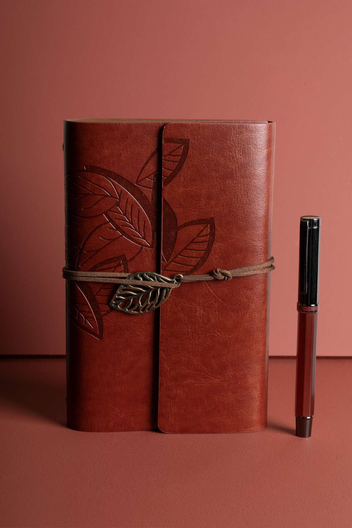 Huge Home Deri Kraft Kağıtlı Defter ve Kalem Seti - Öğretmenler Günü Hediye Seti