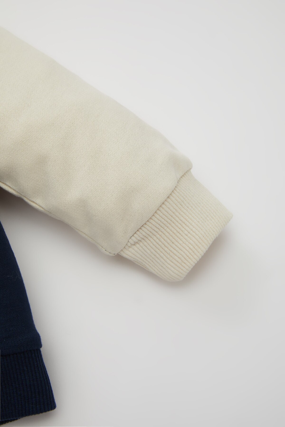 سویشرت پسرانه دفاکتو | D2594A524AU Defacto - Image 2