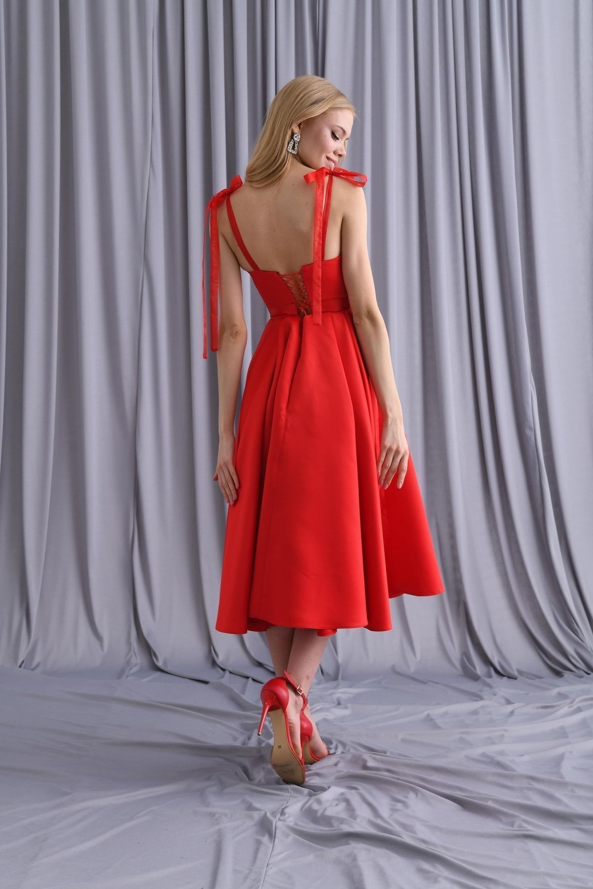 Tangül&Ali'S Moda Evi-Midi Length Red Dress with Chest Handle 4