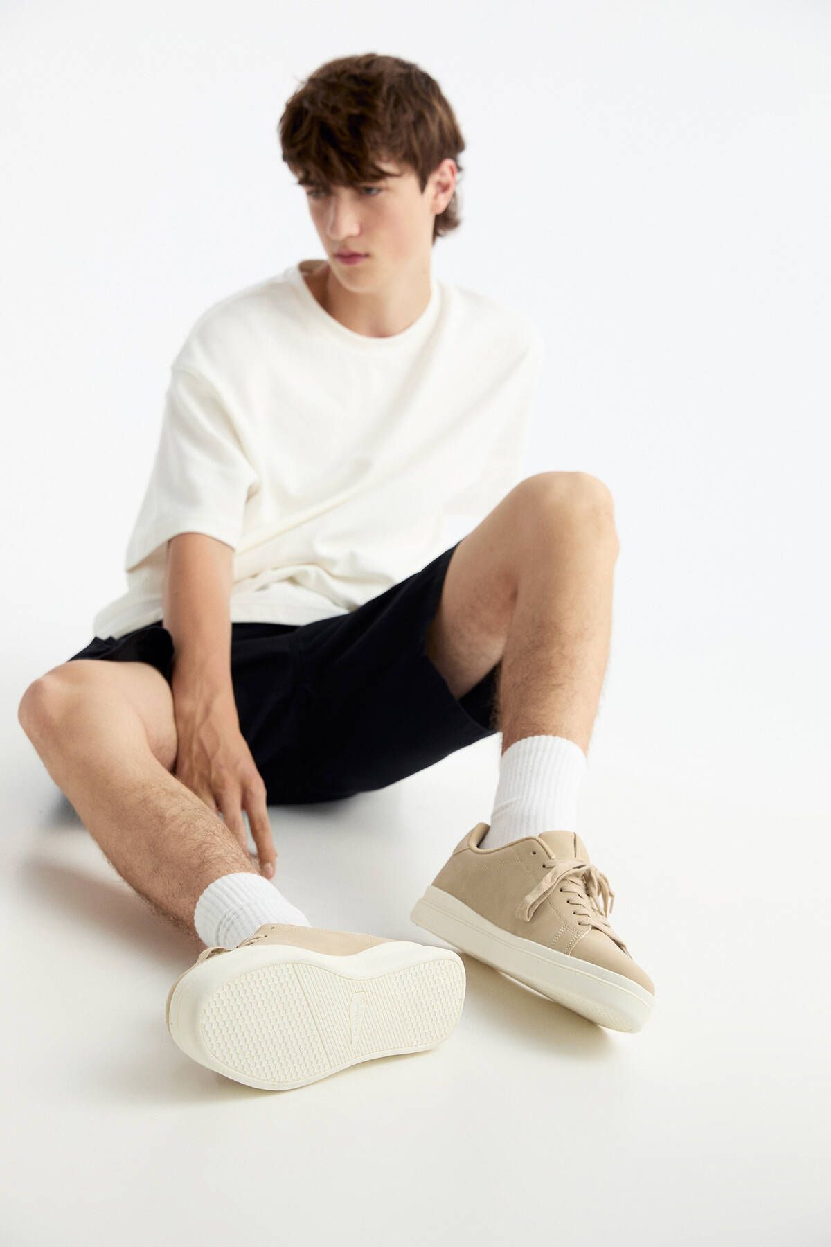 اسنیکر چند رنگ مردانه Pull Bear کفش ورزشی روزمره Pull & Bear