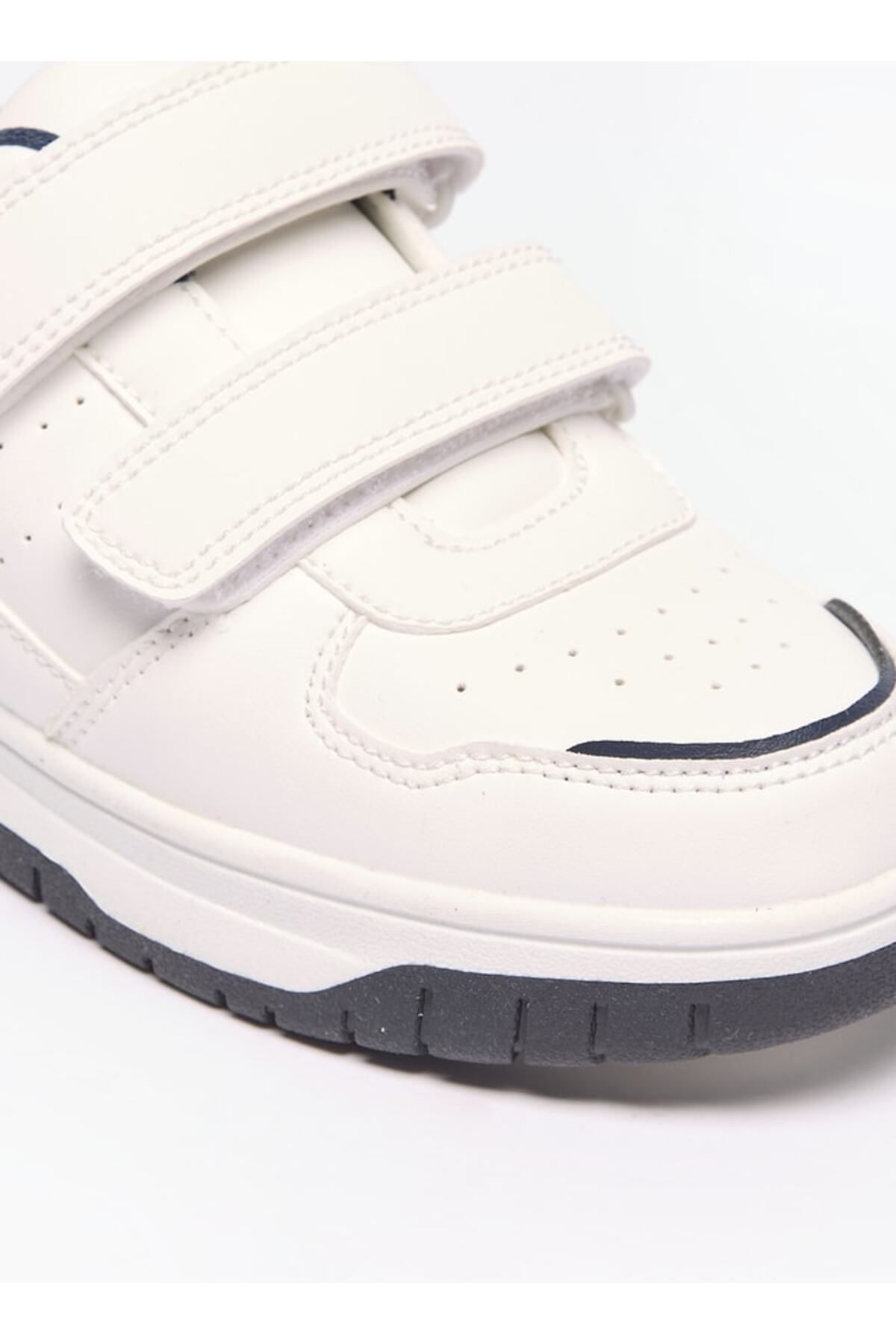Oaklan by Shoexpress-LBL by Shoexpress Panelled Sneakers with Hook and Loop Closure 5