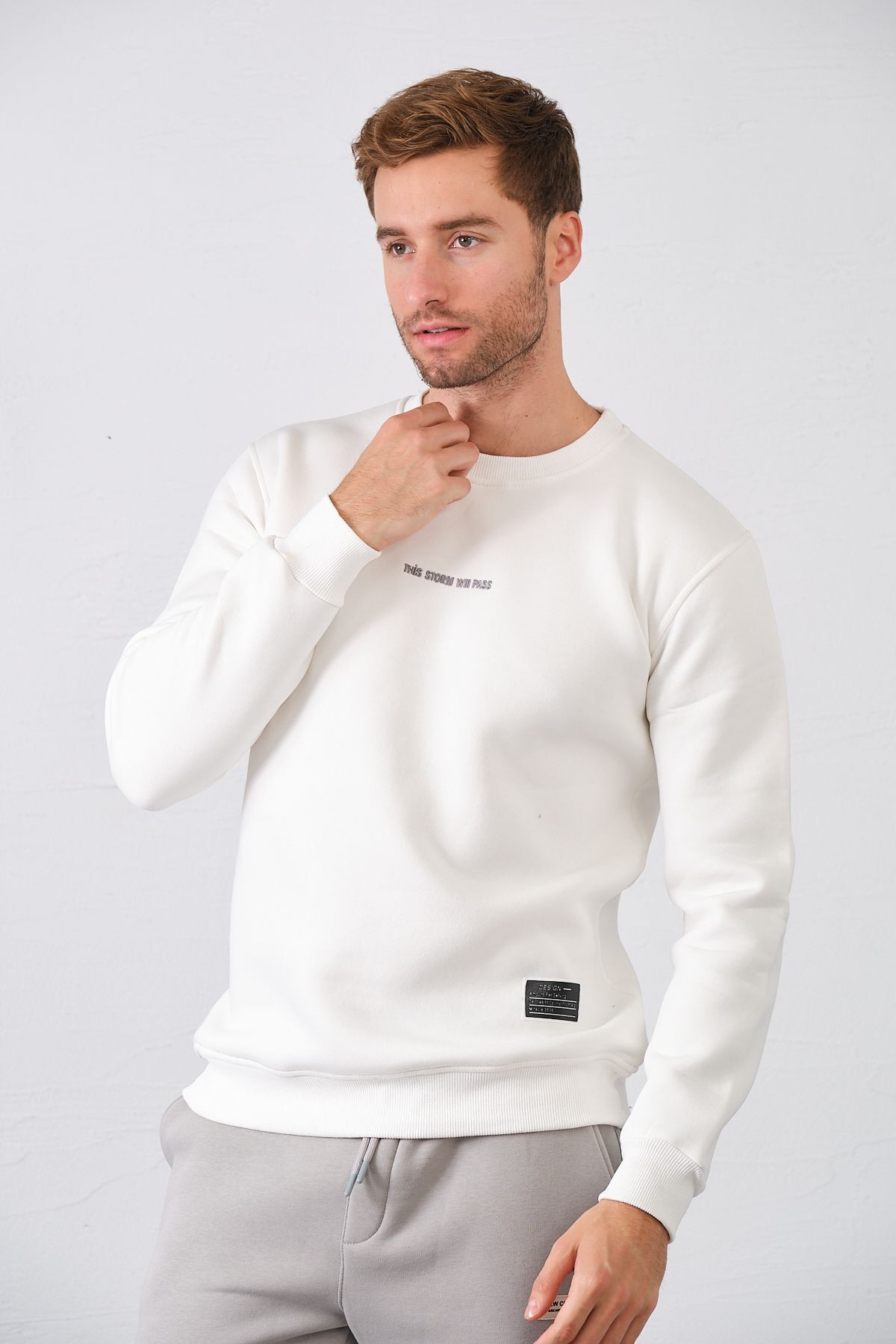 aziso  Erkek Nakışlı Slim Fit Bisiklet Yaka Beyaz Sweatshirt 3 Iplilk Şardonlu Kumaş - Görsel 6