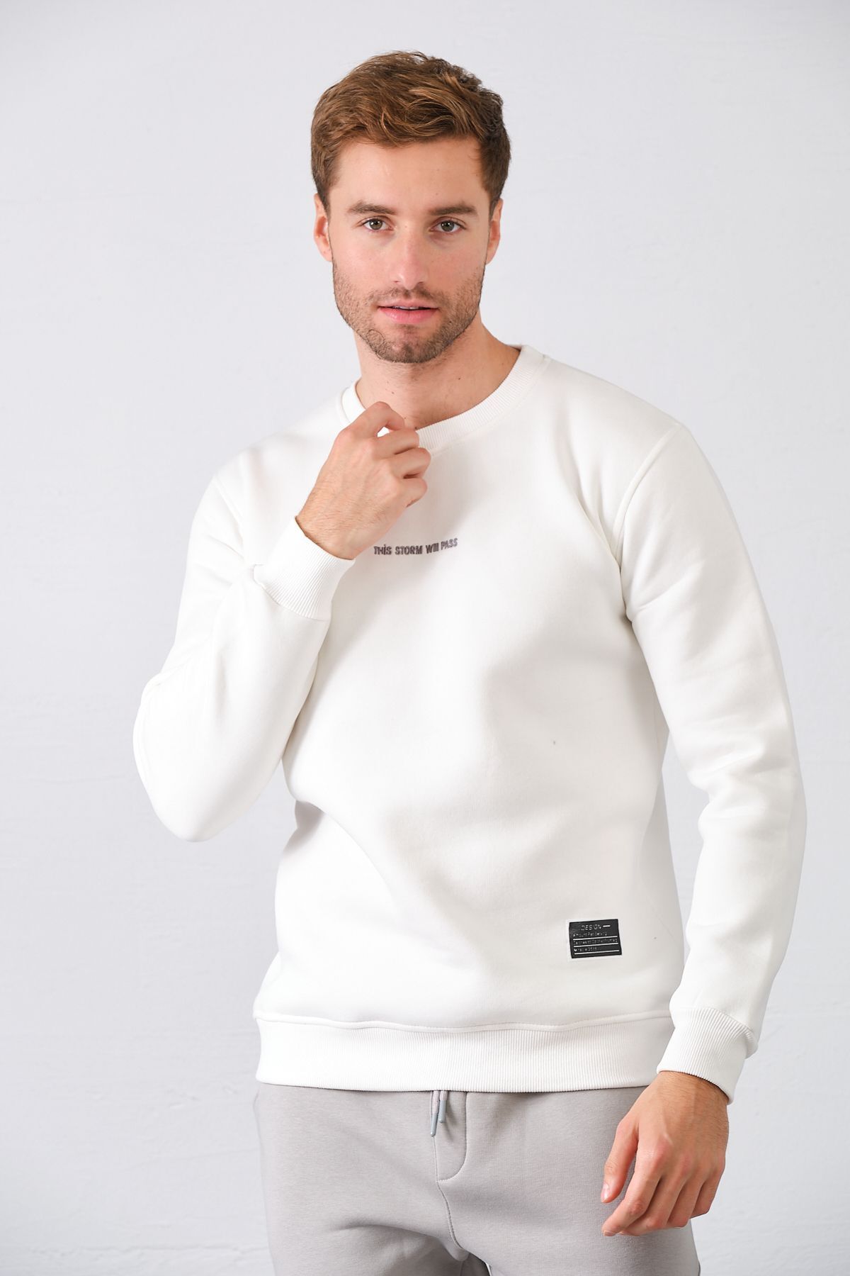 aziso  Erkek Nakışlı Slim Fit Bisiklet Yaka Beyaz Sweatshirt 3 Iplilk Şardonlu Kumaş - Görsel 3