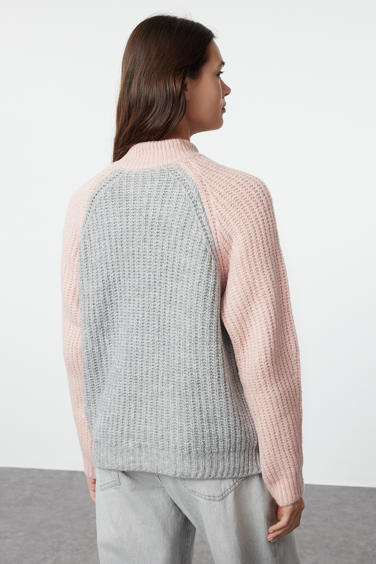 Trendyolmilla  Pembe Renk Bloklu Fermuarlı Yumuşak Dokulu Triko Kazak TWOAW25KZ00179 - Görsel 5