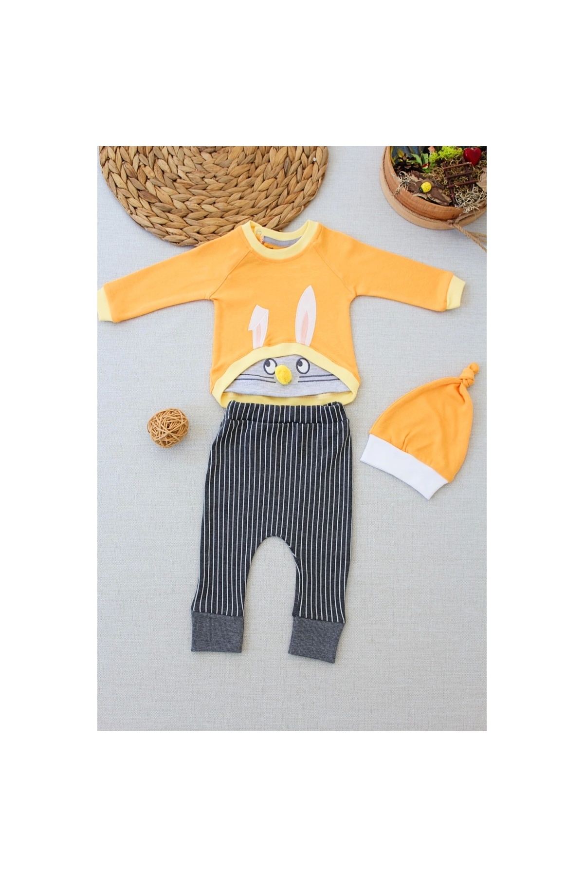 3-6 6-9 9-12 Months Spoiled Rabbit Embroidered Hat Long Sleeve Sweat 3-Piece Baby Girl-Boy Set