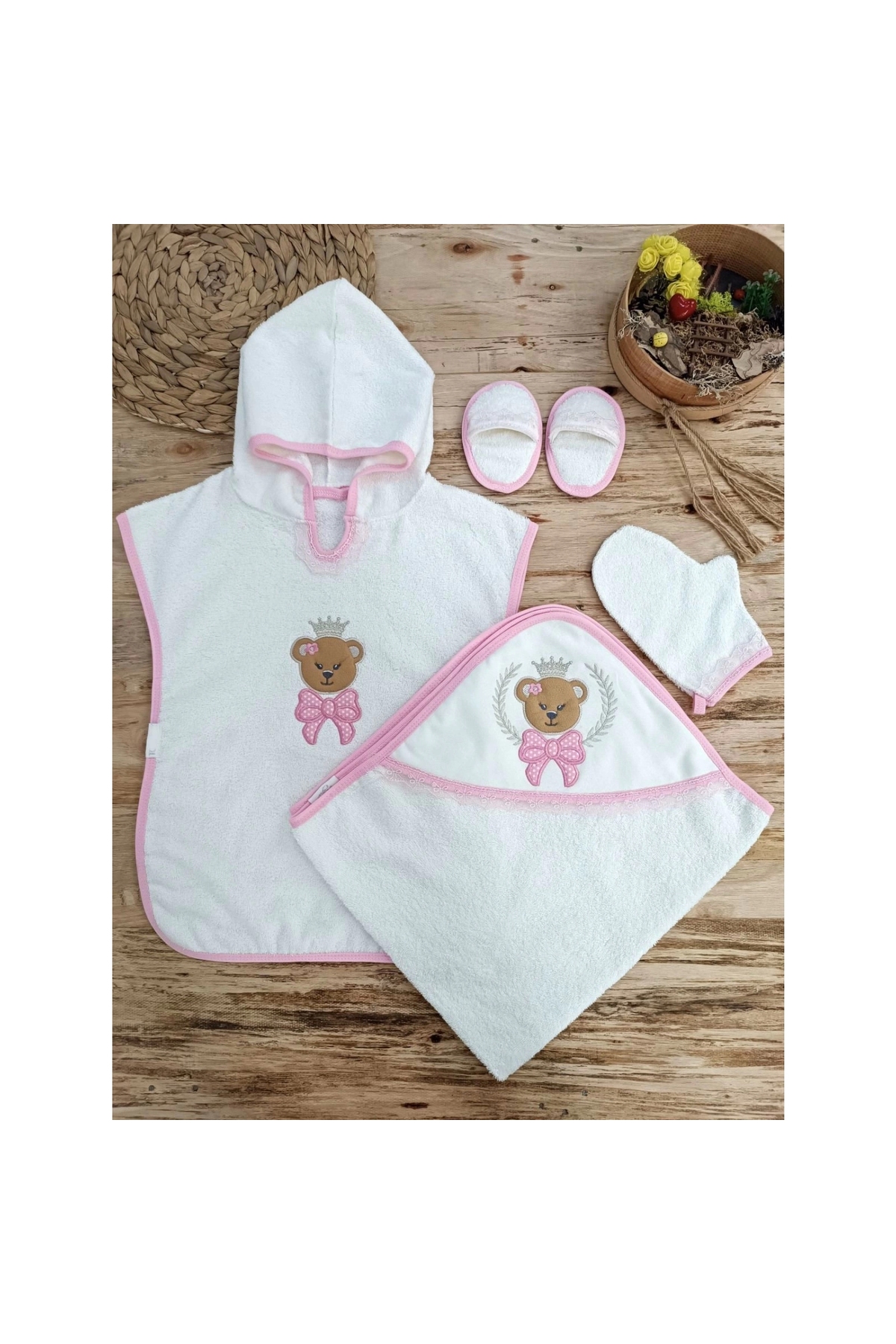 0-1 Year Old Bear Embroidered Pareo Set of 4 Baby Girl Towels and Dusters