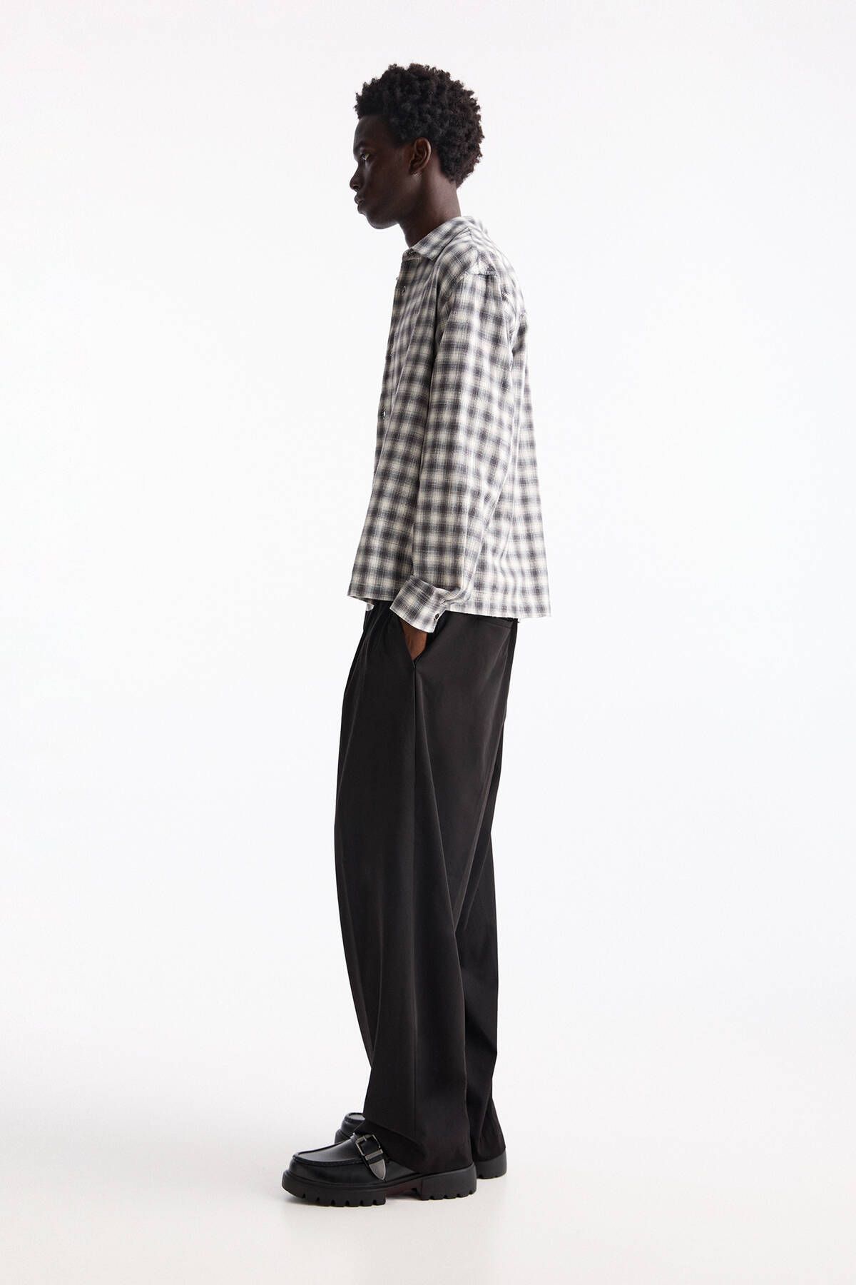 شلوار پارچه‌ای گشاد پل اند بیر  Pull & Bear