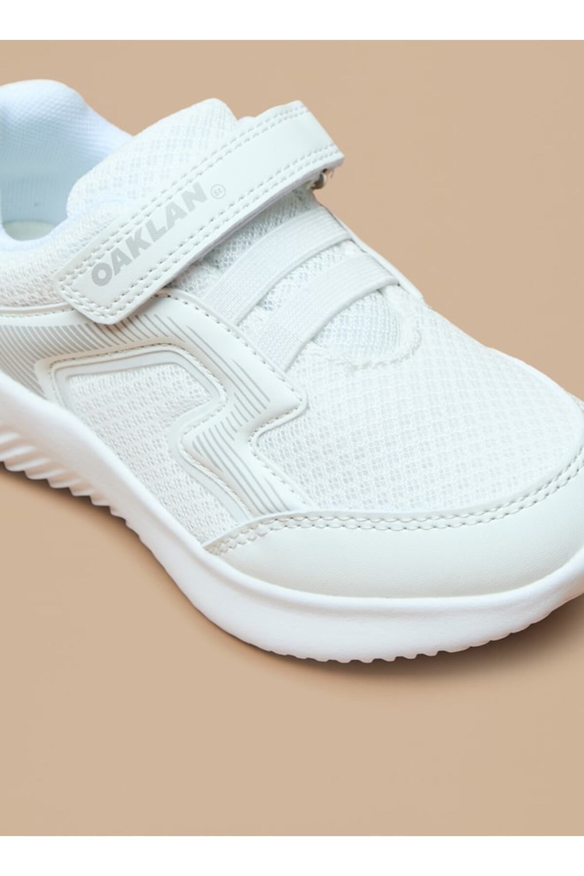 Oaklan by Shoexpress-Textured Sneakers with Hook and Loop Closure 5