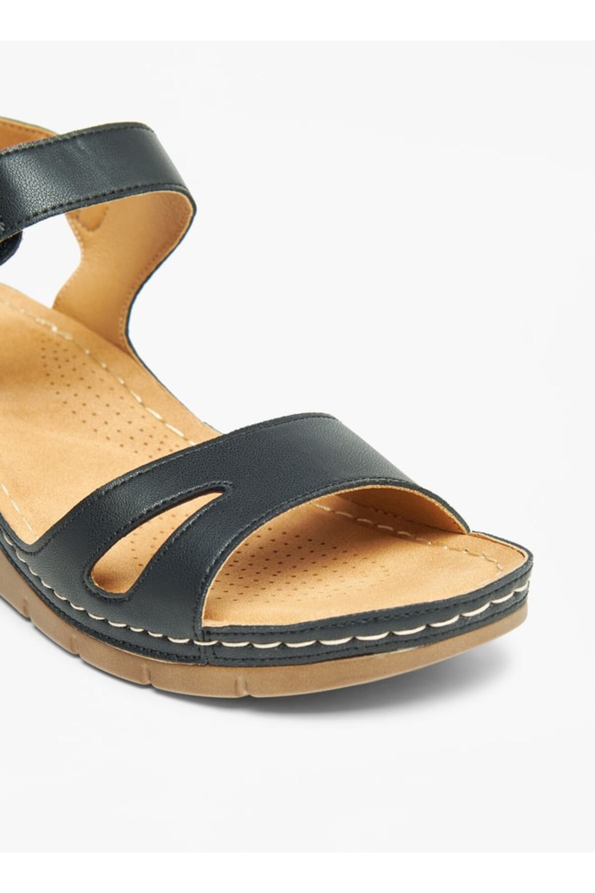 Le Confort-Solid Strappy Wedge Heeled Sandals with Hook and Loop Closure 4