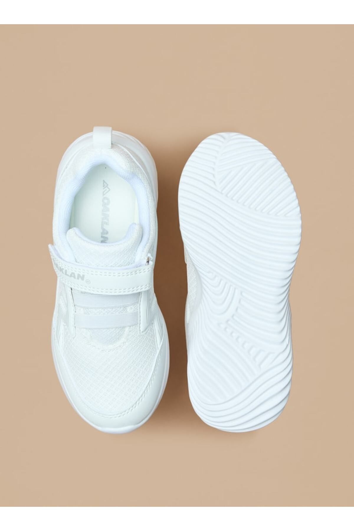 Oaklan by Shoexpress-Textured Sneakers with Hook and Loop Closure 4