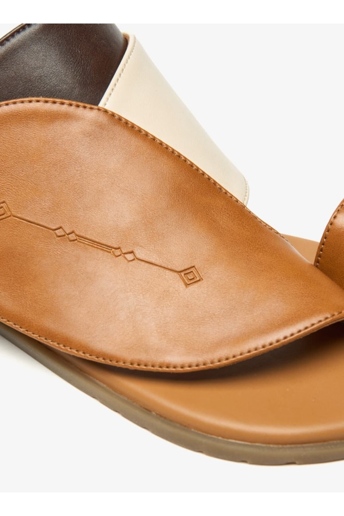 Al Waha-Colourblock Slip-On Arabic Sandals with Toe Loop Detail 5