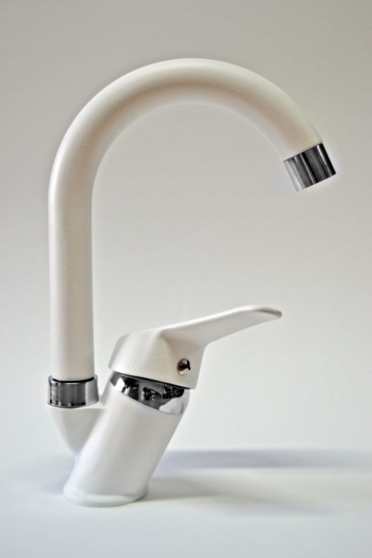 Bathroom Sink Faucet Faucet with Hot Cold Double Water Inlet with White Chrome Cane Tube